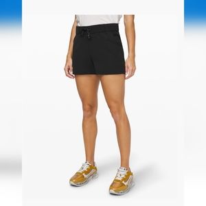 Lululemon On The Fly Woven Short, 2.5"